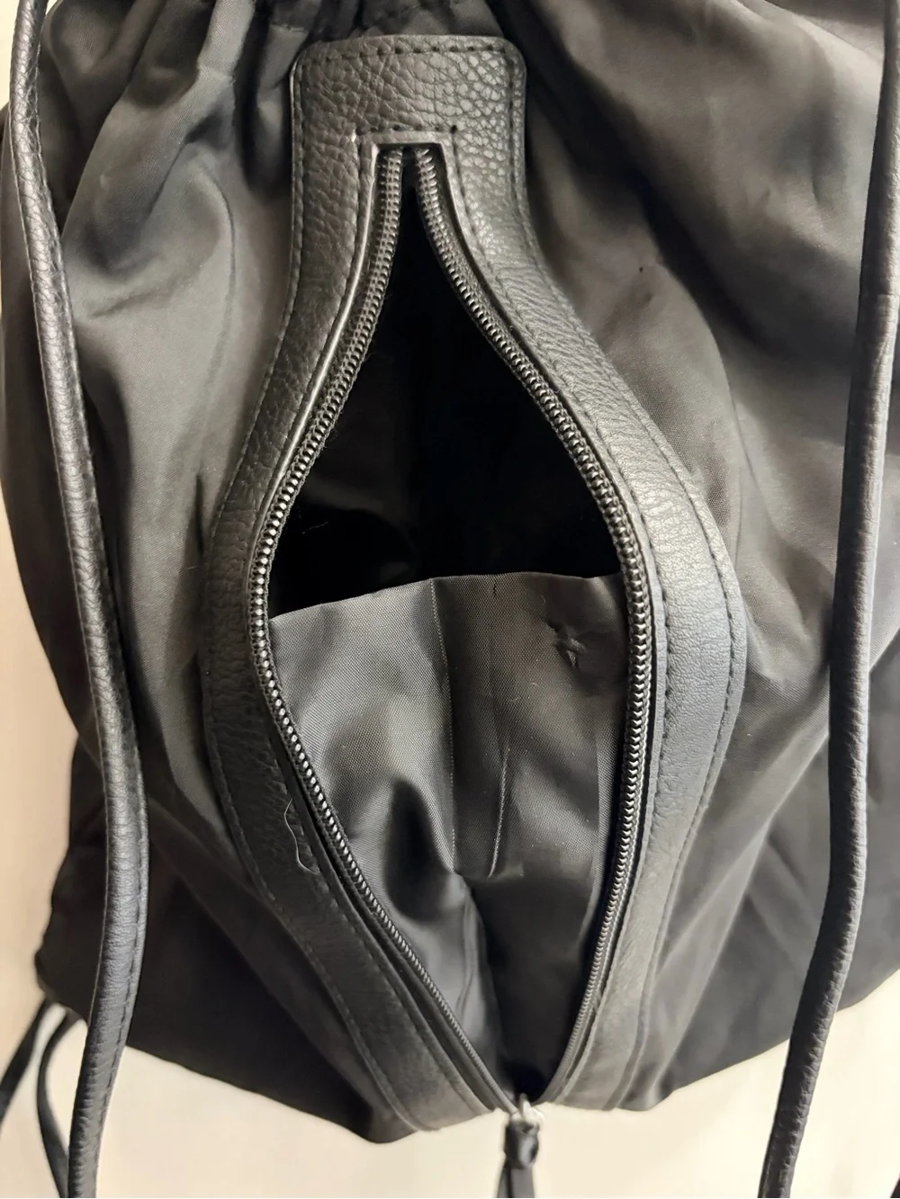 No Boundaries compact black